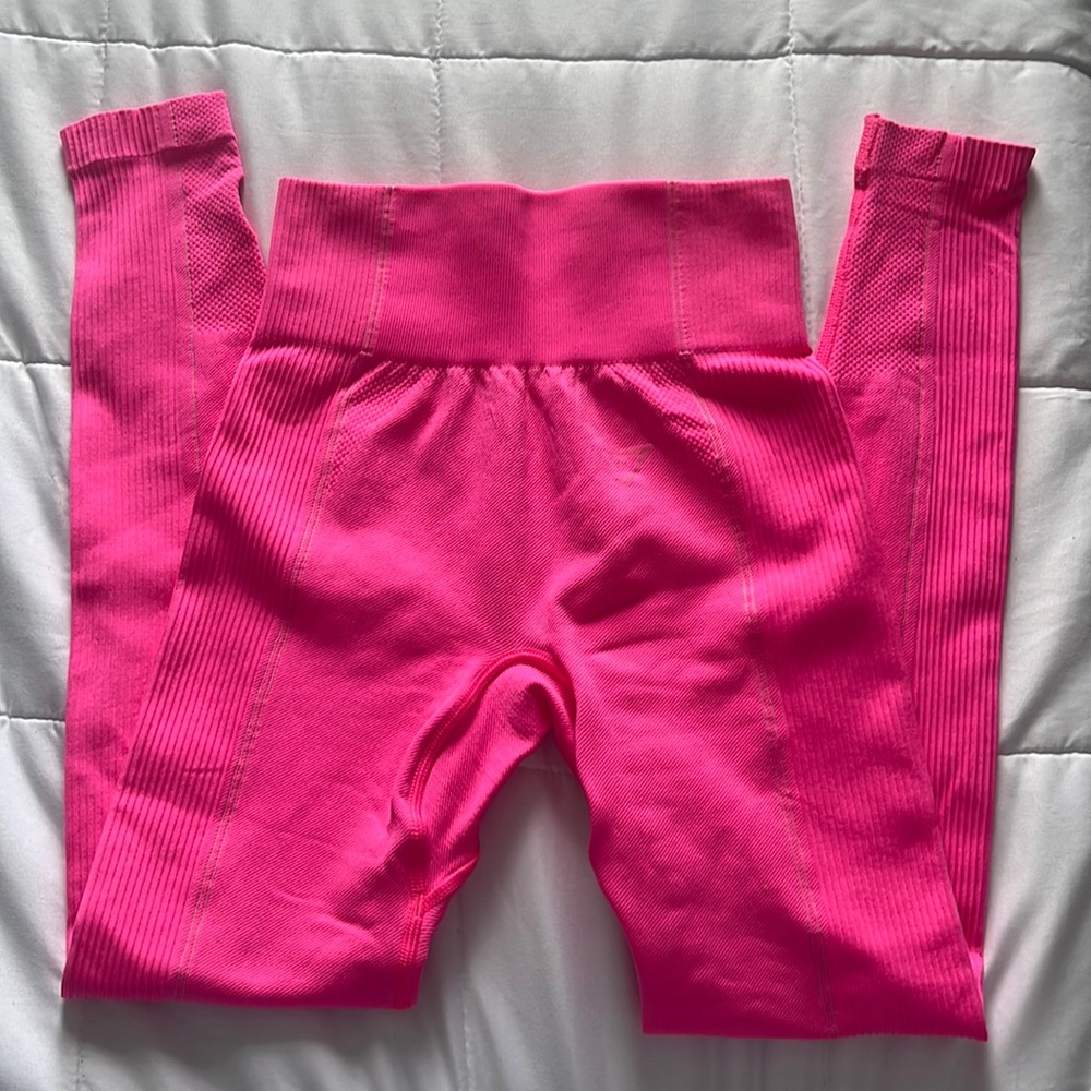 Gymshark leggings neon/vibrant pink!